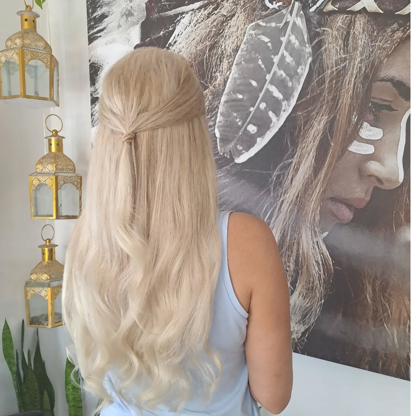 22 Inch Full Volume (I Tip) Hair Extensions #613 Platinum Blonde
